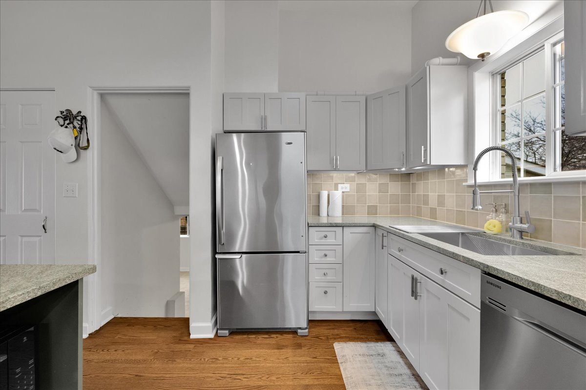 32 W Taylor Road, Lombard, IL 60148