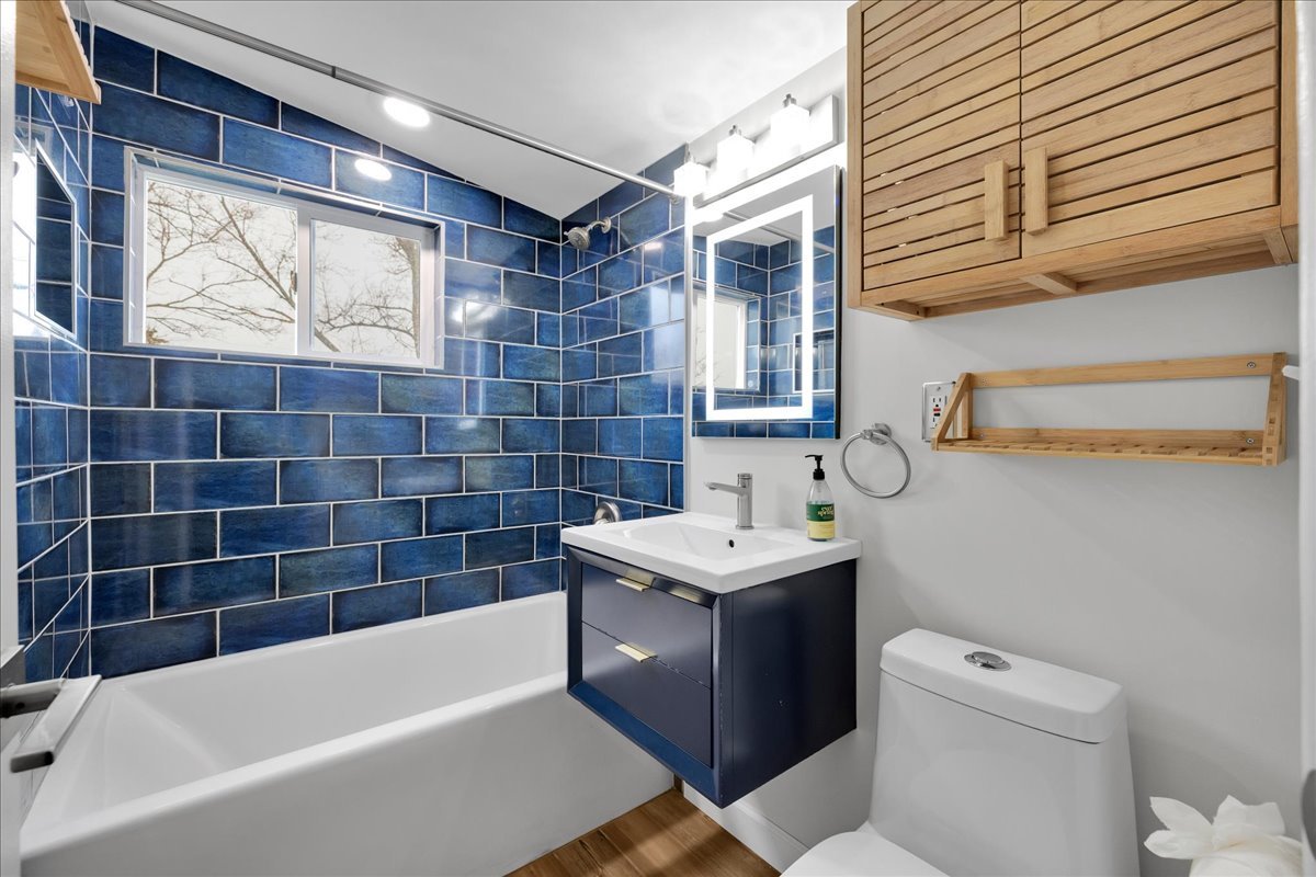 32 W Taylor Road, Lombard, IL 60148