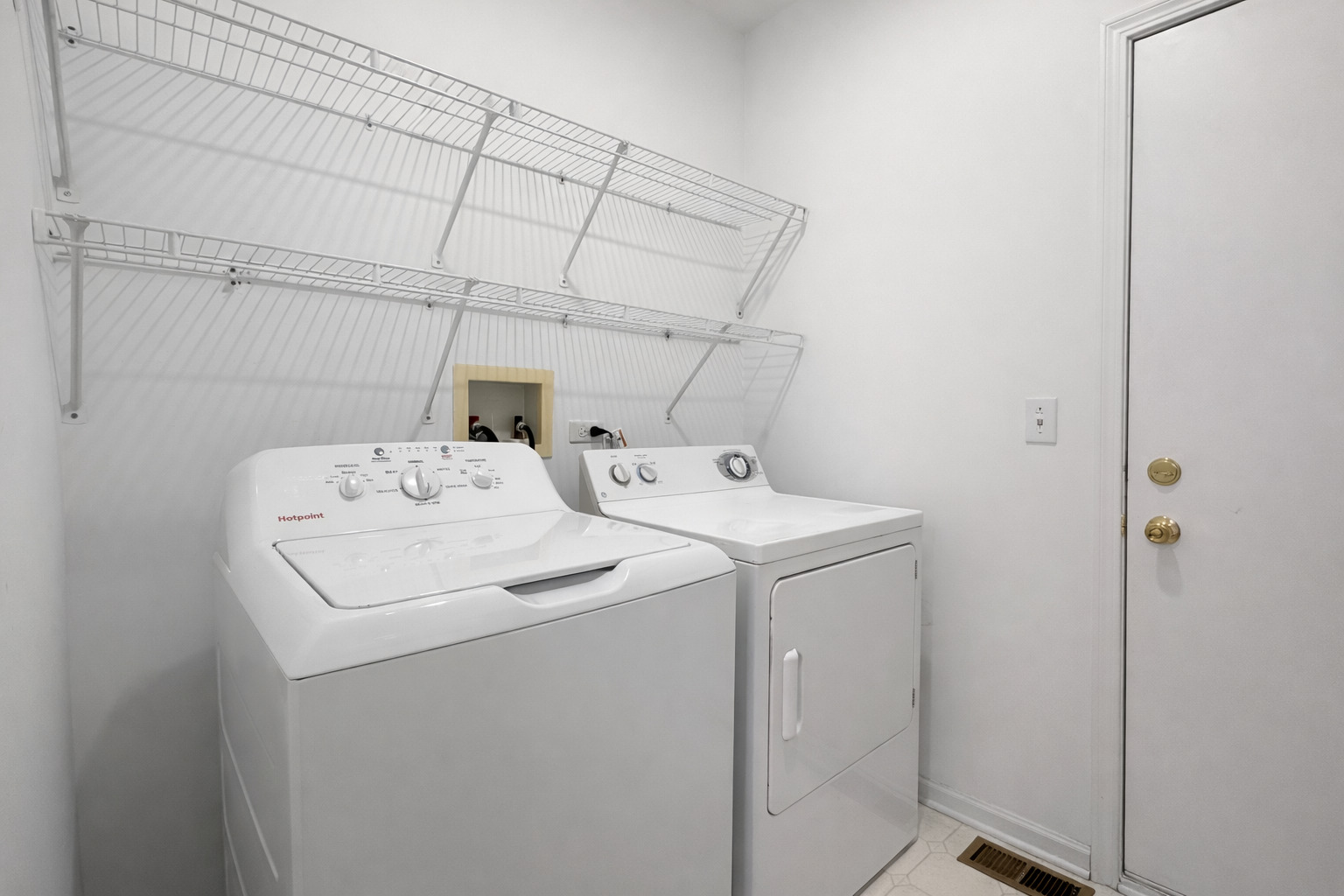 2310 Shiloh Drive, Aurora, IL 60503