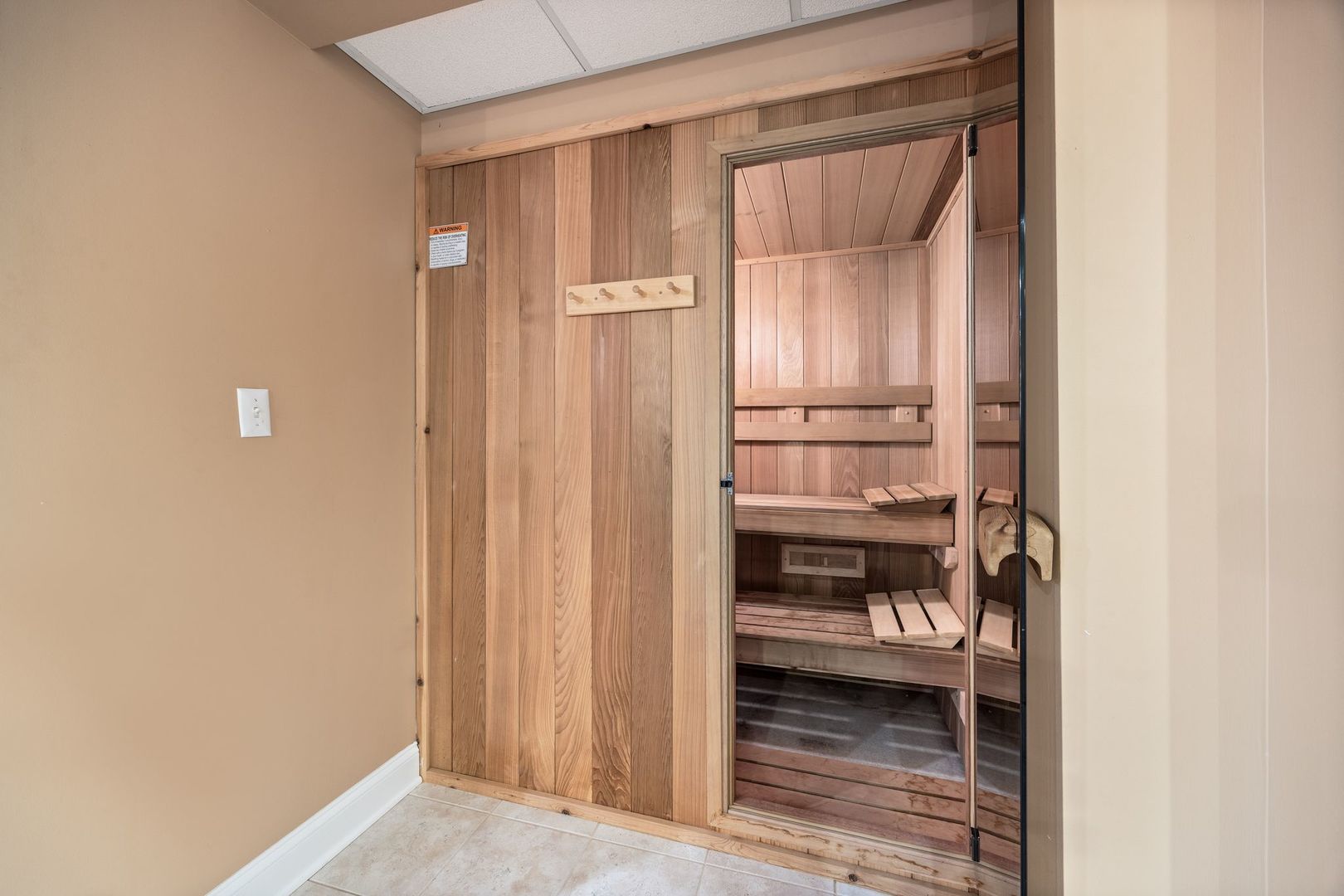 408 N White Deer Trail, Vernon Hills, IL 60061