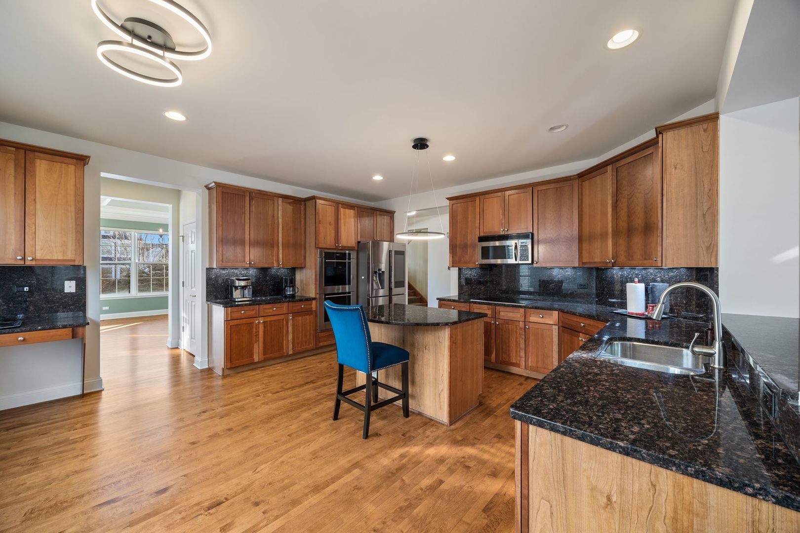 408 N White Deer Trail, Vernon Hills, IL 60061