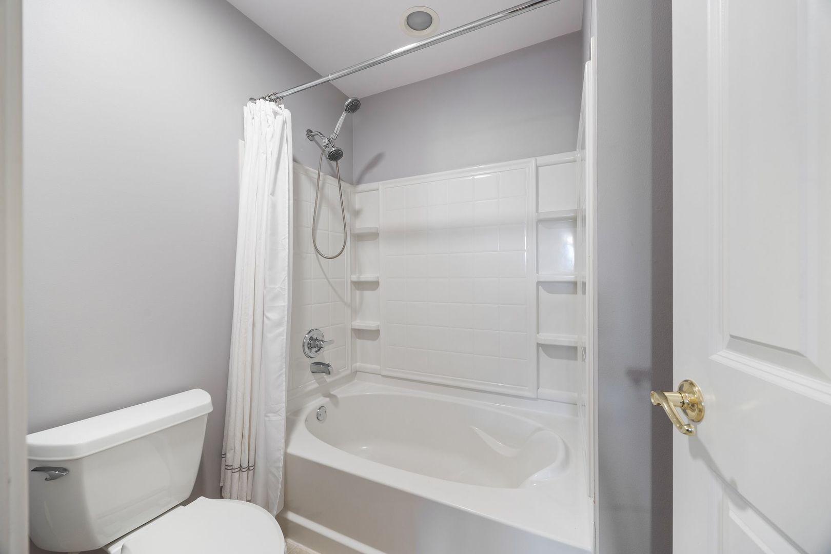 408 N White Deer Trail, Vernon Hills, IL 60061