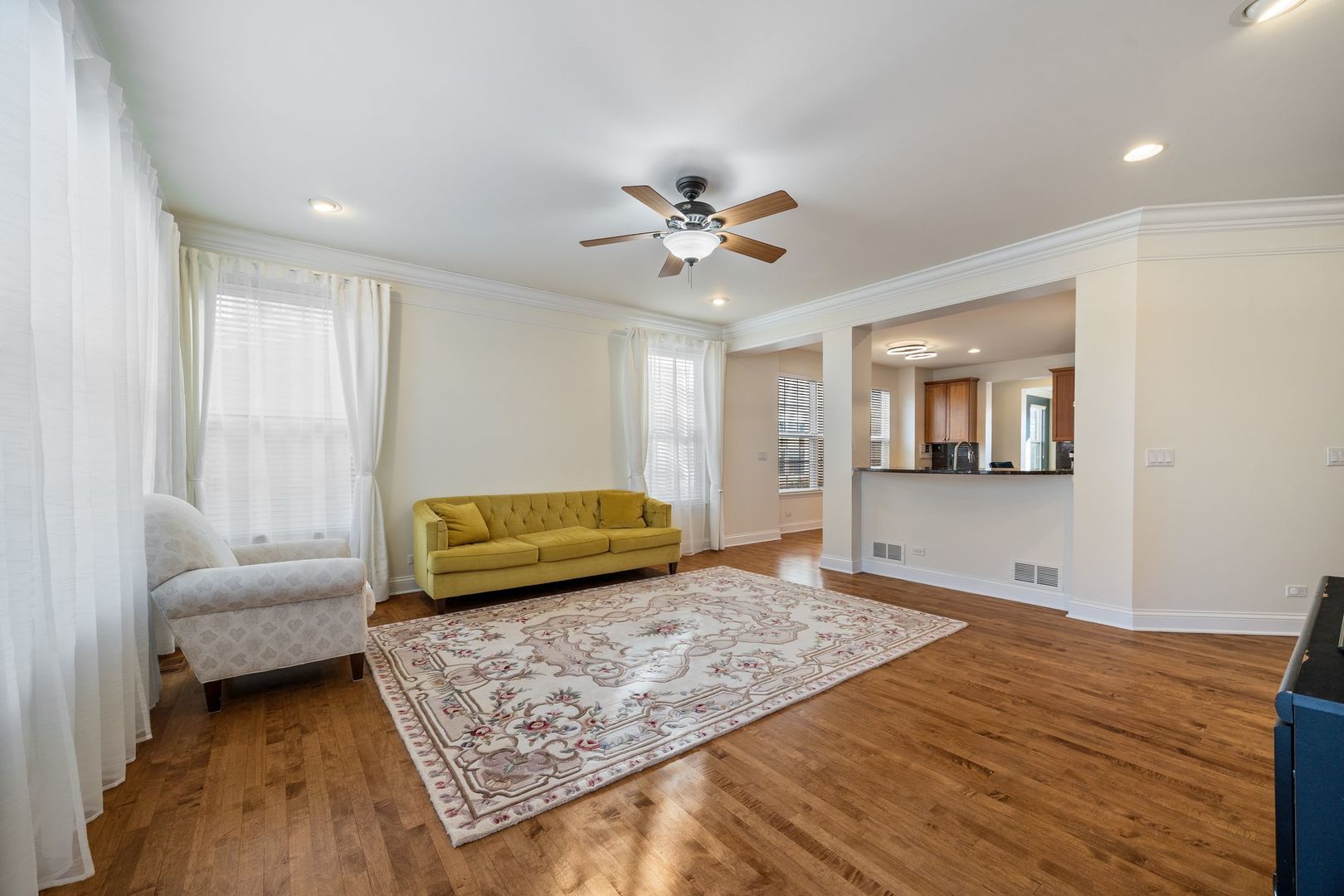 408 N White Deer Trail, Vernon Hills, IL 60061