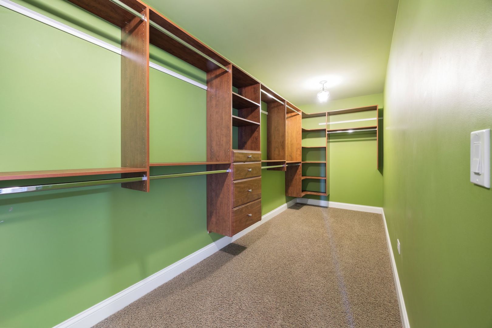 408 N White Deer Trail, Vernon Hills, IL 60061