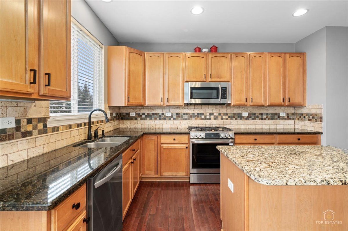 796 Singing Hills Drive, Volo, IL 60073