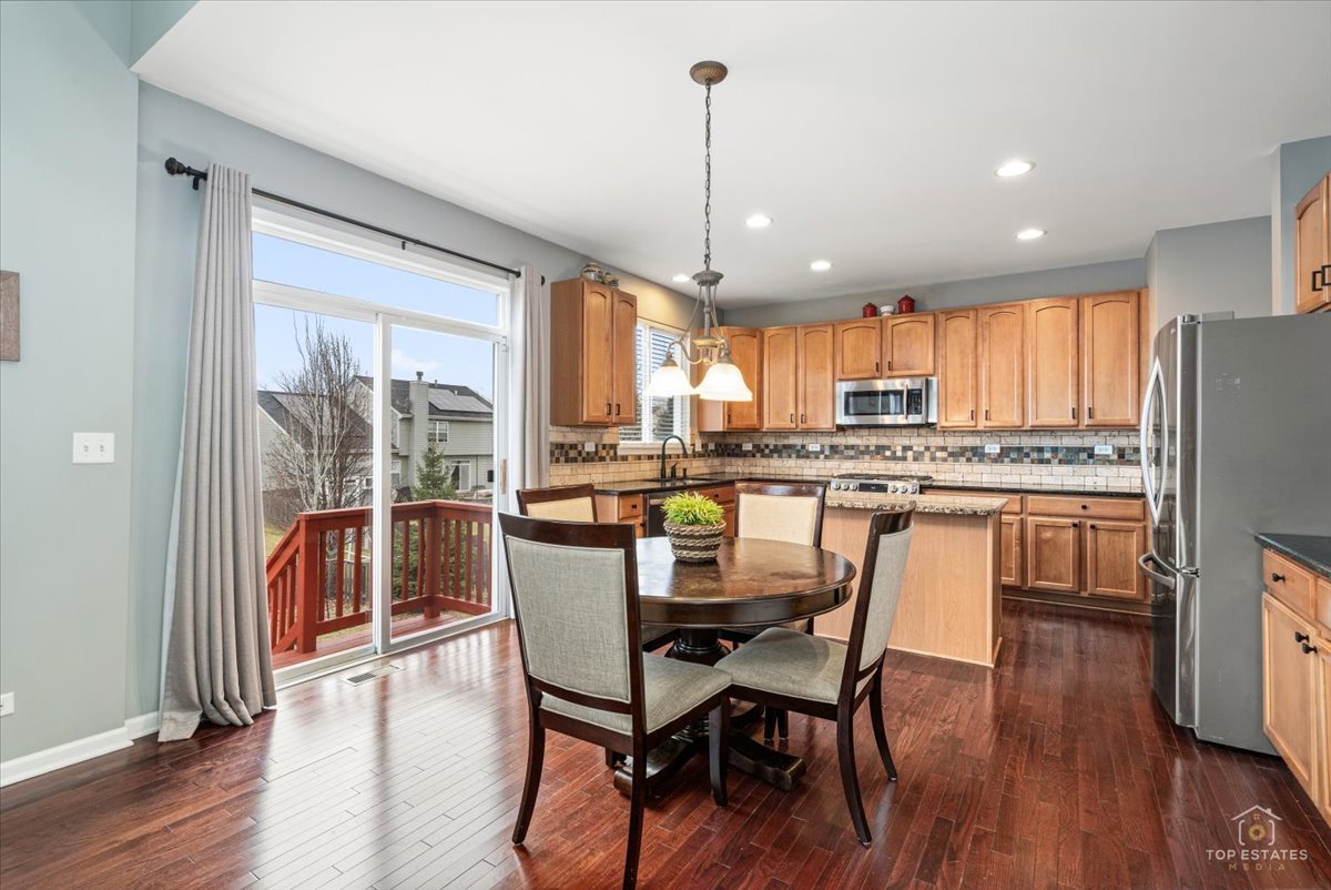 796 Singing Hills Drive, Volo, IL 60073