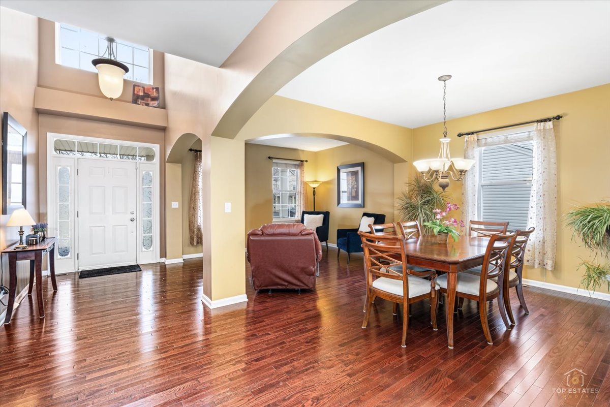 796 Singing Hills Drive, Volo, IL 60073