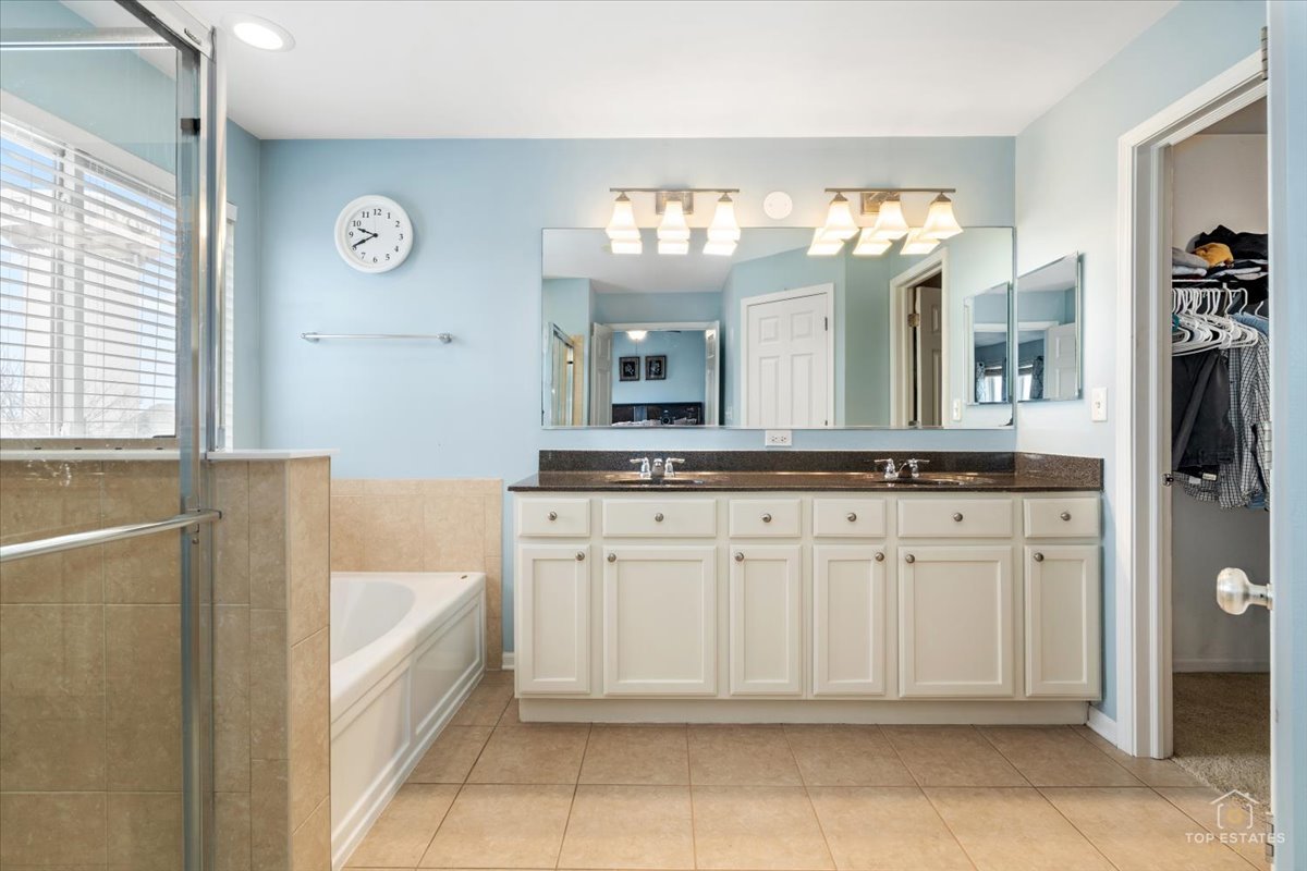 796 Singing Hills Drive, Volo, IL 60073