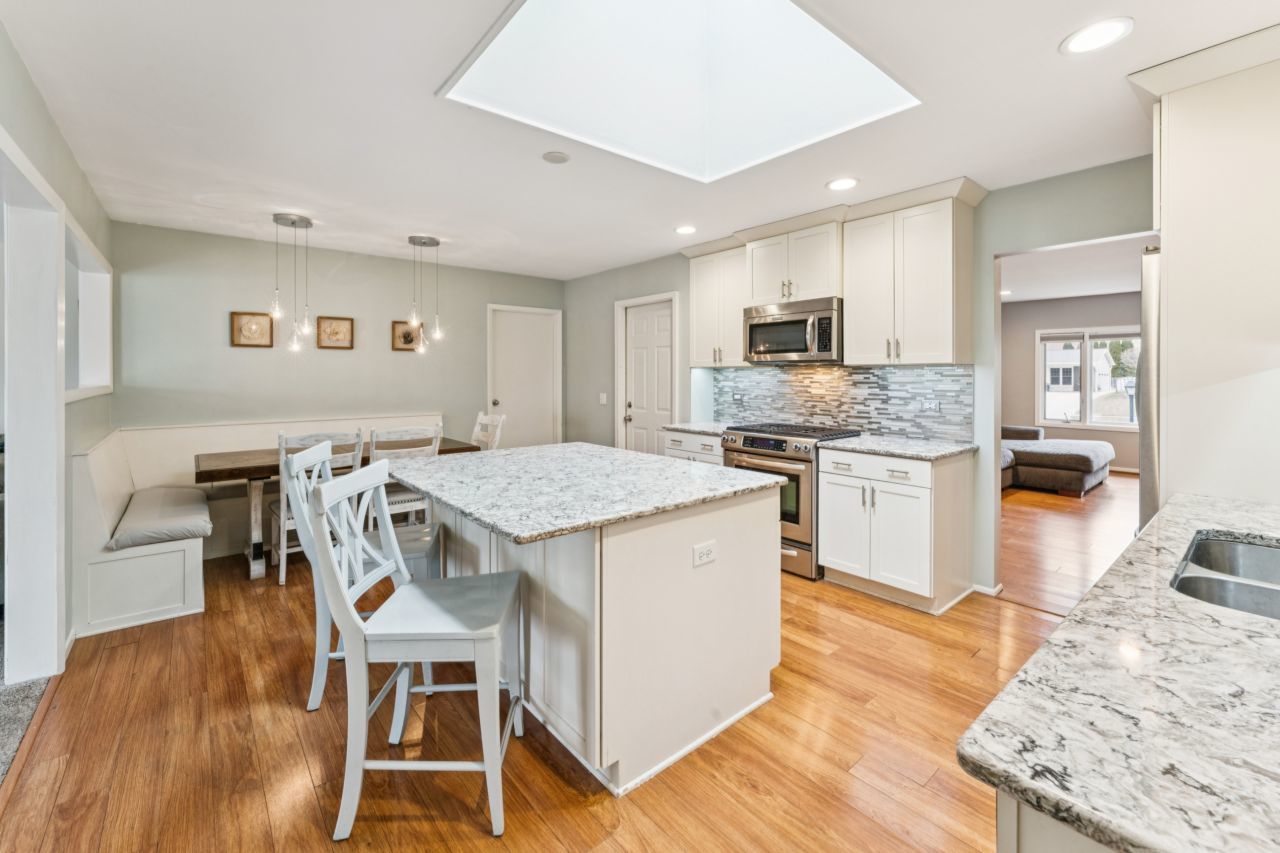 1520 Yorkshire Drive, Hanover Park, IL 60133