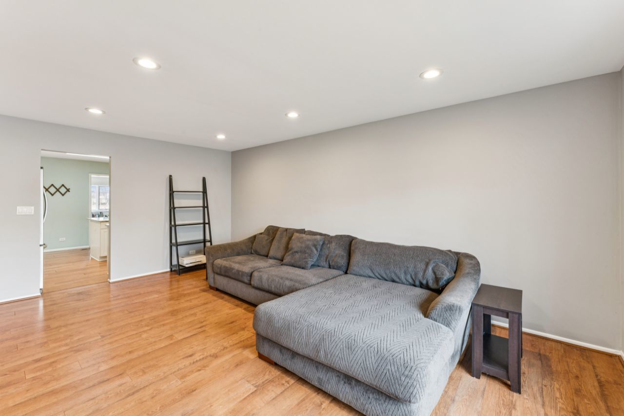 1520 Yorkshire Drive, Hanover Park, IL 60133