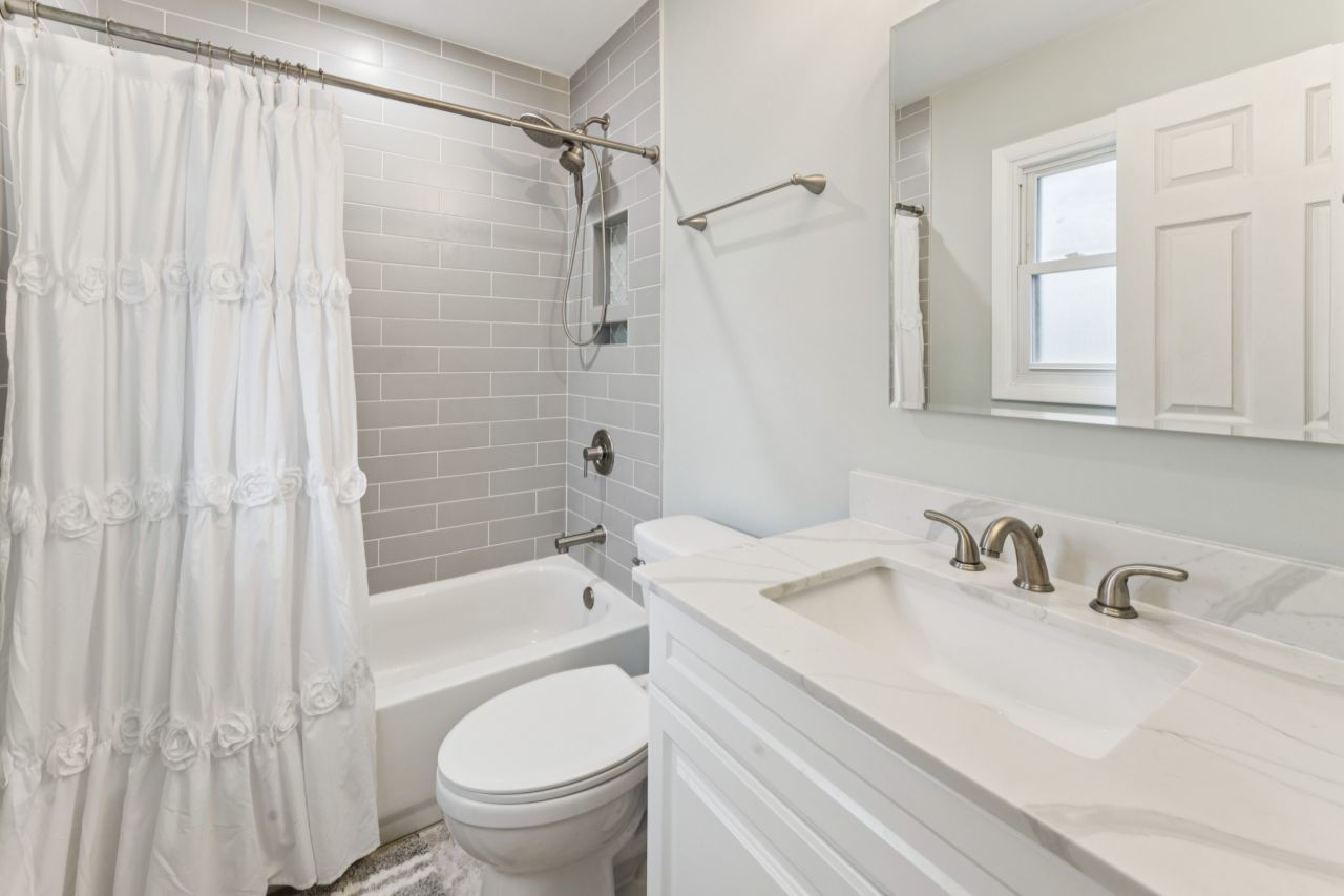 1520 Yorkshire Drive, Hanover Park, IL 60133