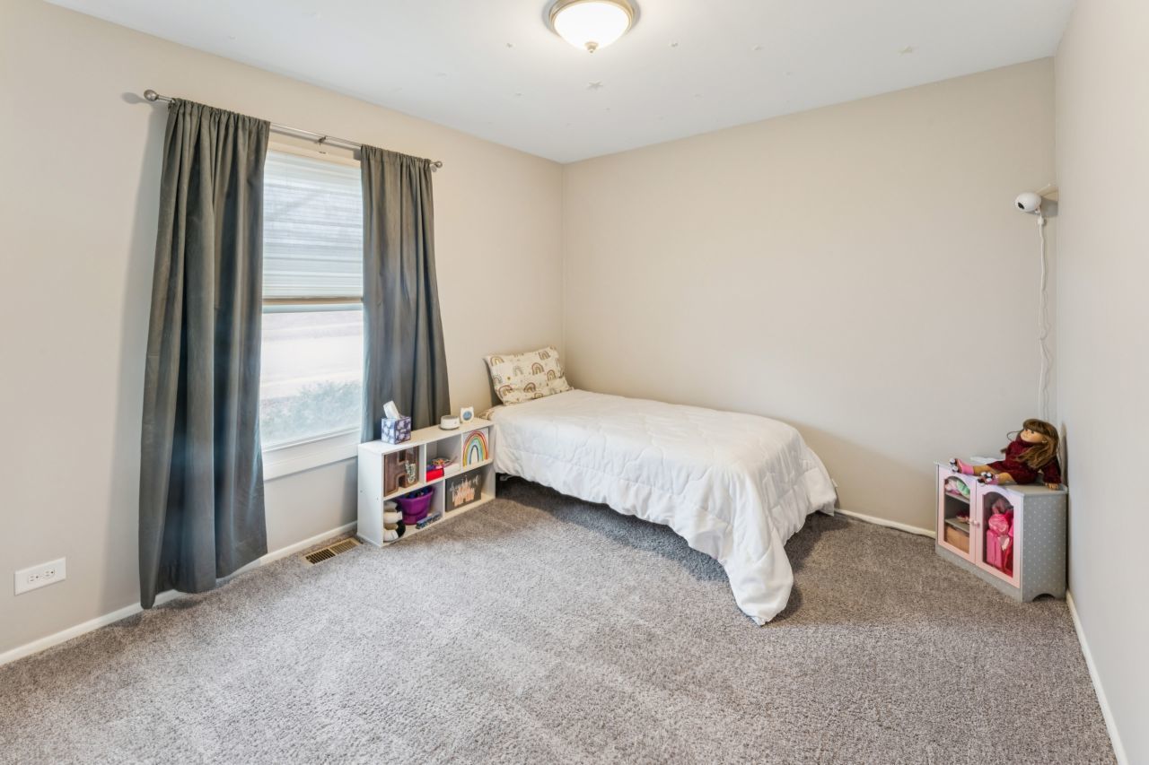 1520 Yorkshire Drive, Hanover Park, IL 60133