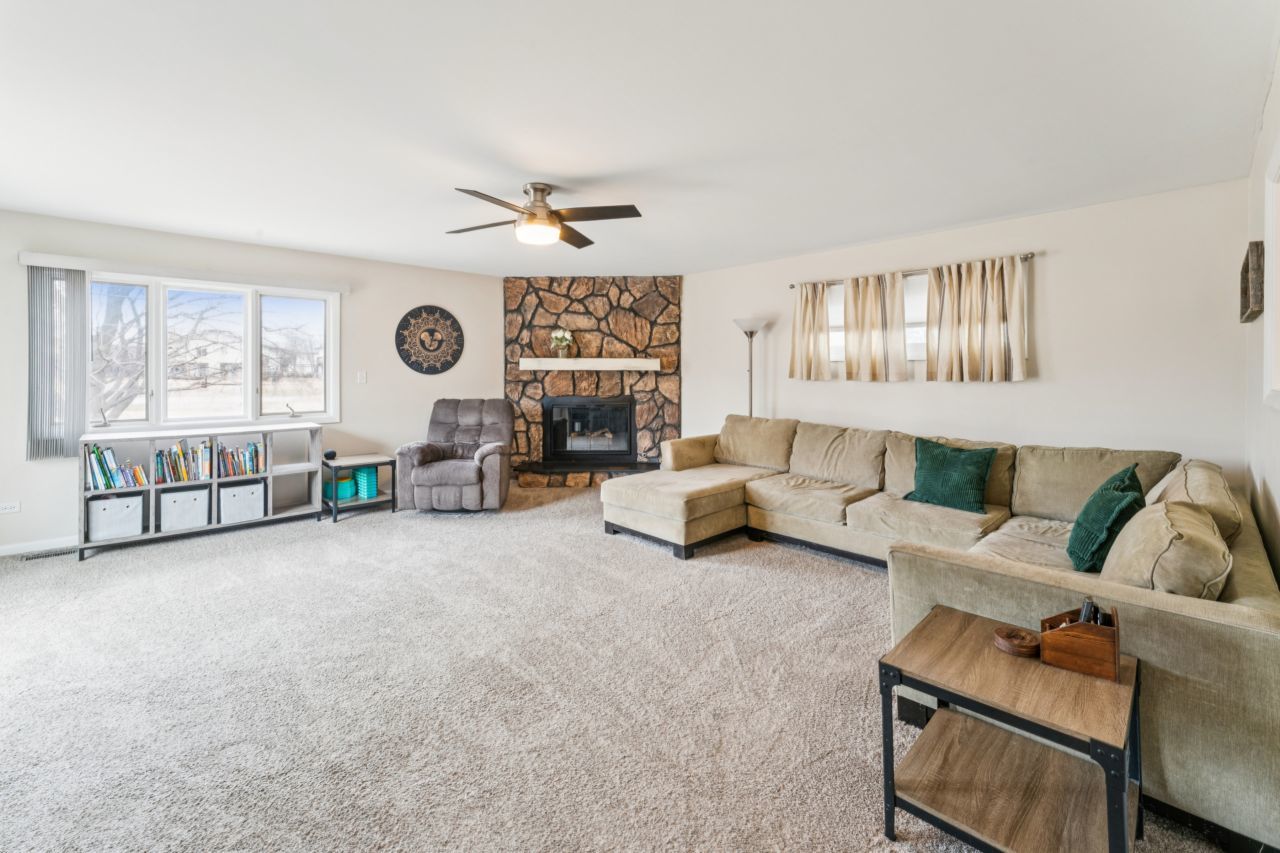 1520 Yorkshire Drive, Hanover Park, IL 60133