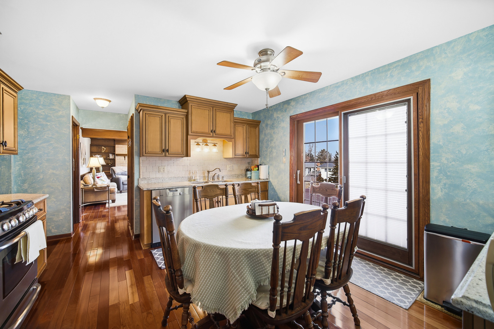 1750 Oxnard Drive, Downers Grove, IL 60516