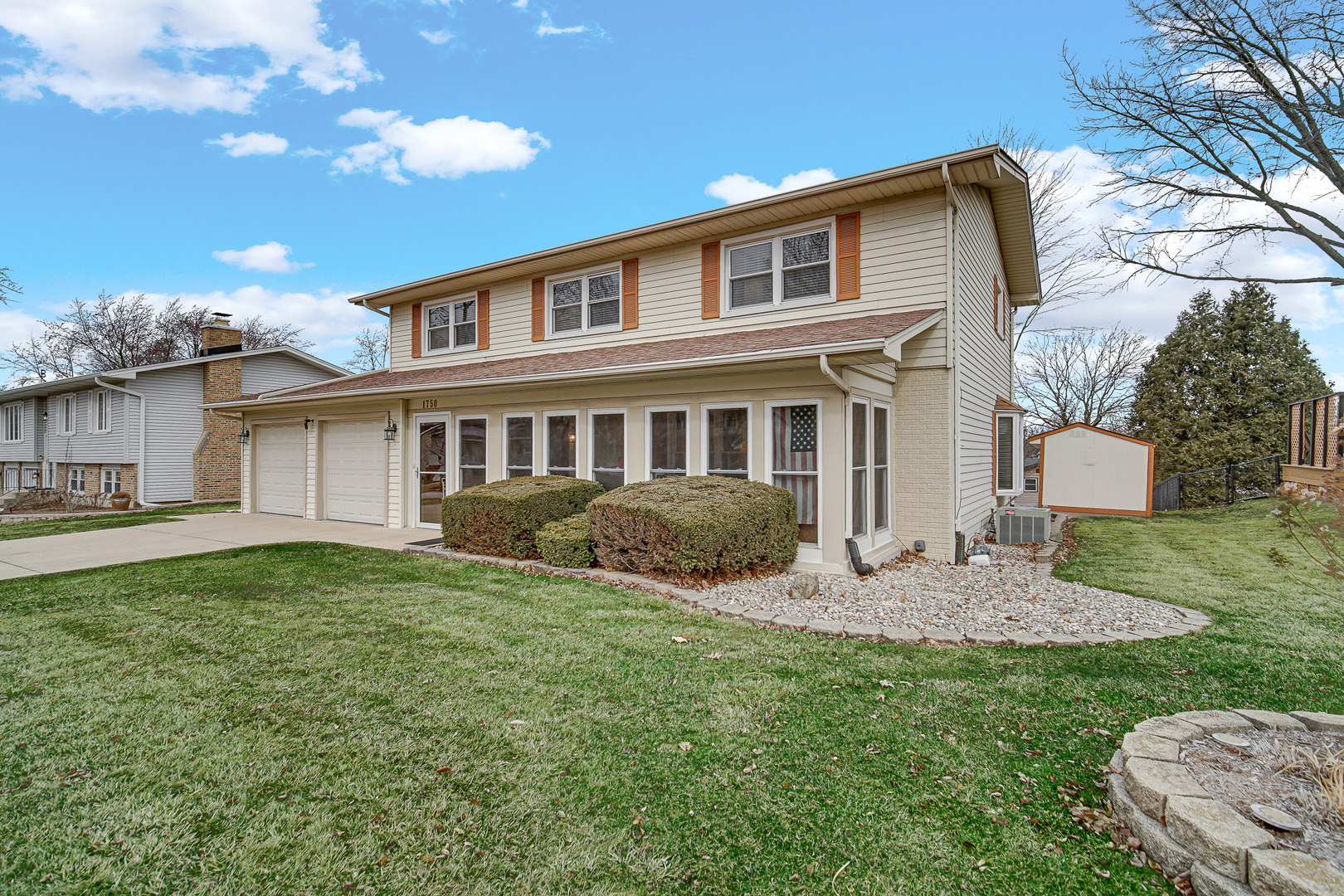 1750 Oxnard Drive, Downers Grove, IL 60516