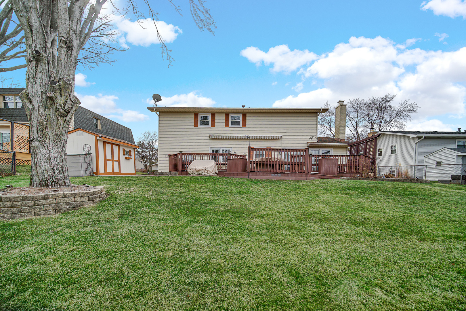 1750 Oxnard Drive, Downers Grove, IL 60516