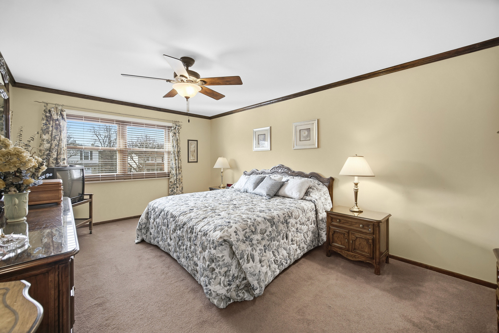 1750 Oxnard Drive, Downers Grove, IL 60516