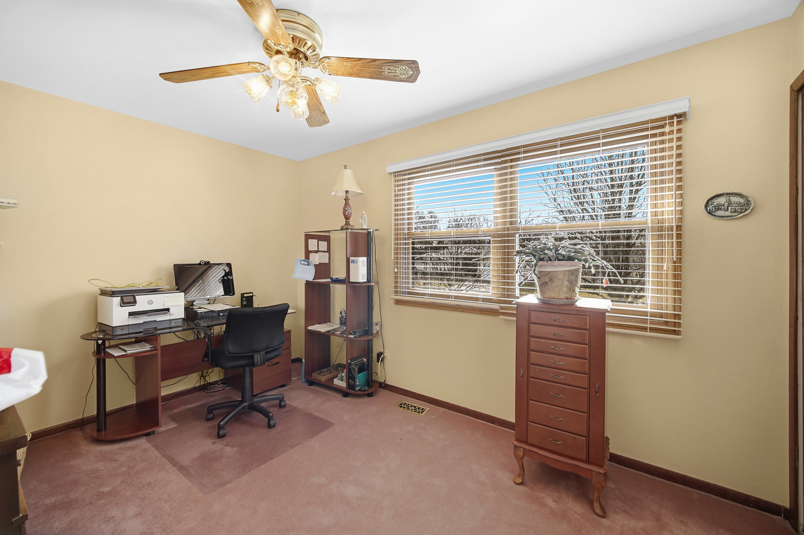 1750 Oxnard Drive, Downers Grove, IL 60516