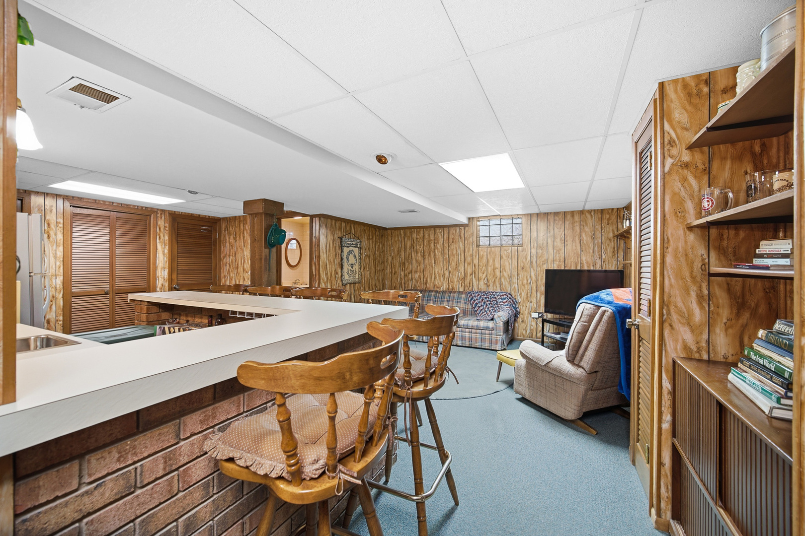 1750 Oxnard Drive, Downers Grove, IL 60516