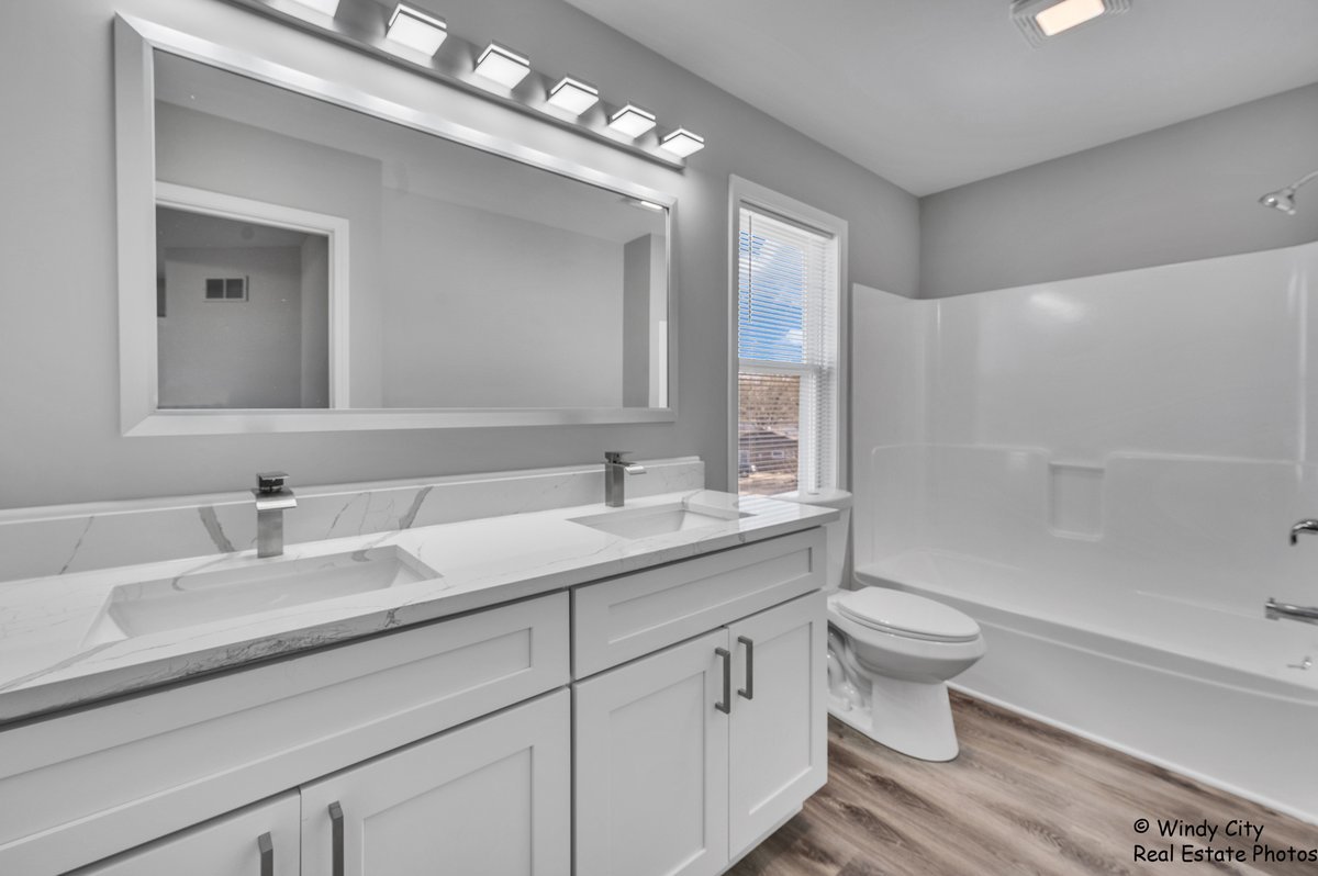 162 Wilson Way, South Elgin, IL 60177