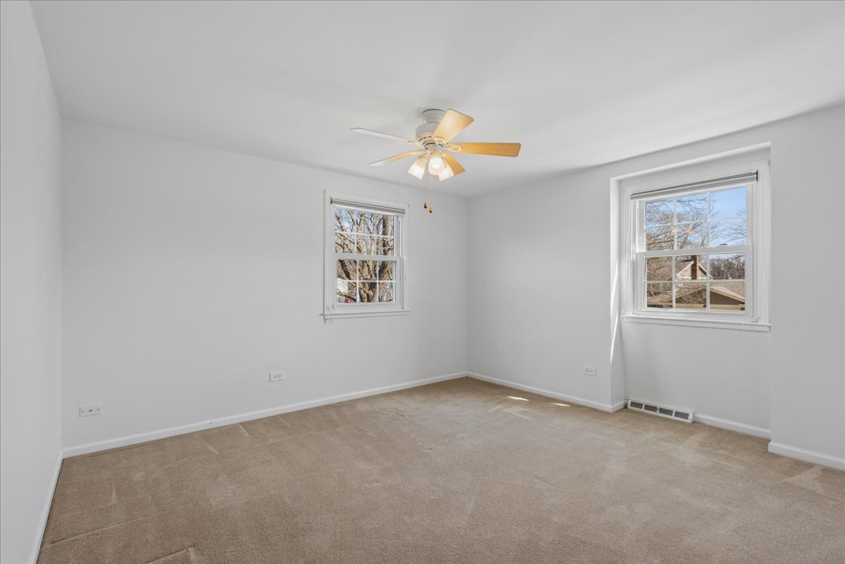 1318 Gamon Road, Wheaton, IL 60189