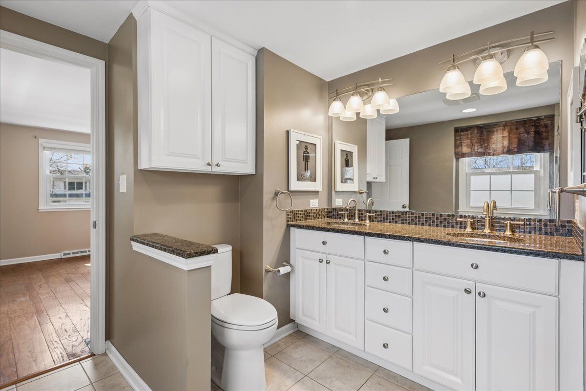 1318 Gamon Road, Wheaton, IL 60189