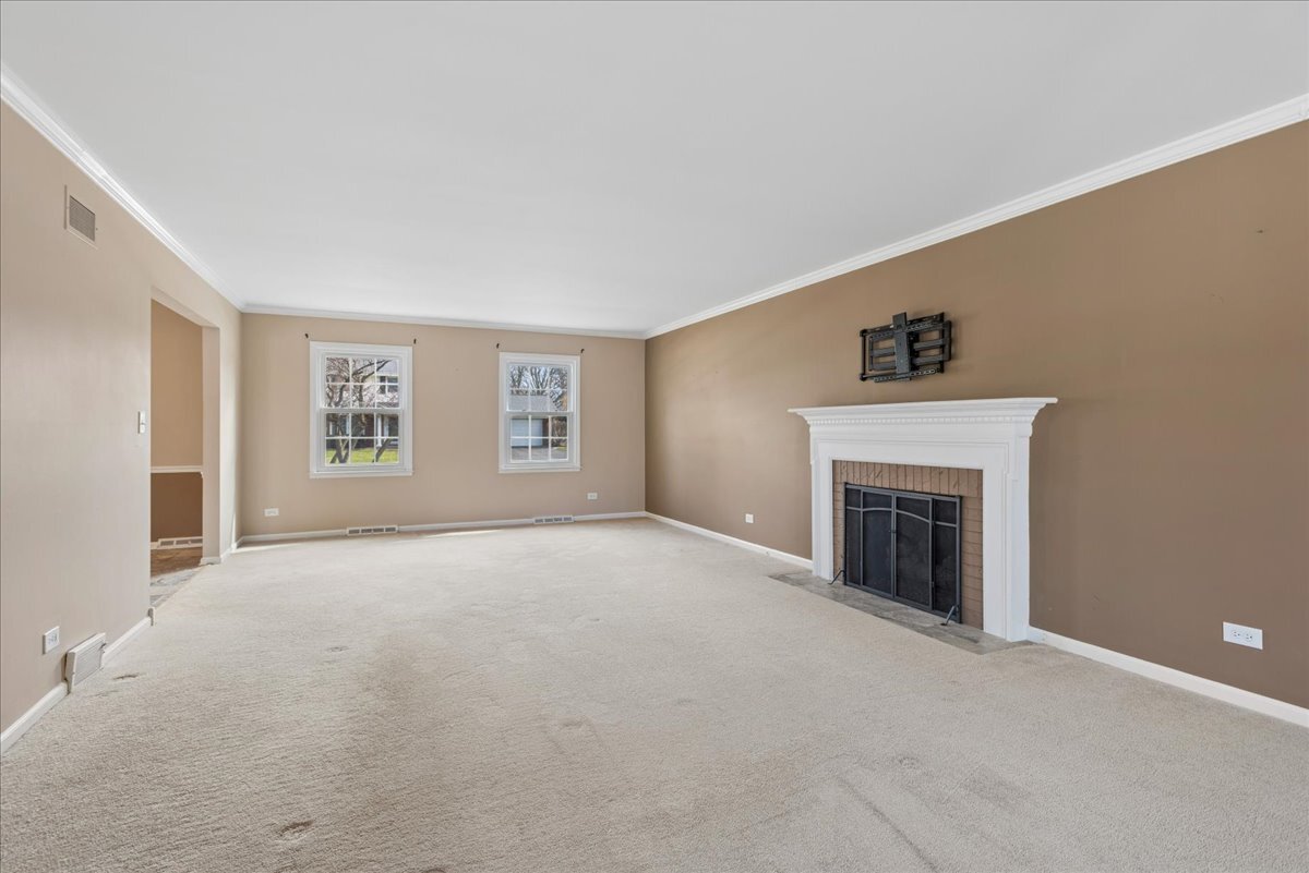 1318 Gamon Road, Wheaton, IL 60189