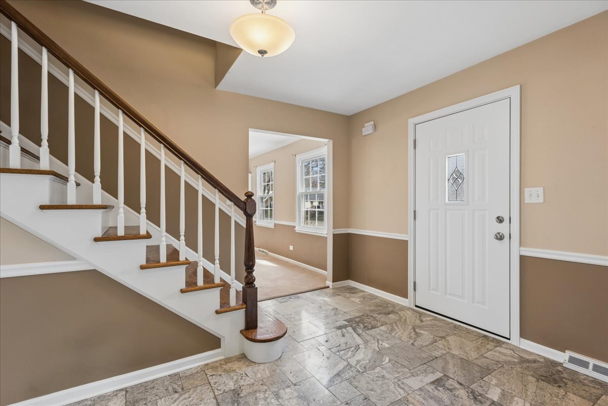 1318 Gamon Road, Wheaton, IL 60189