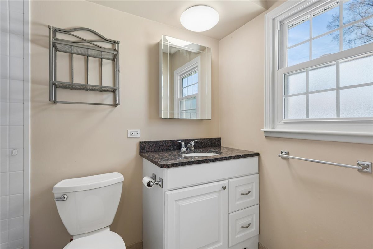 1318 Gamon Road, Wheaton, IL 60189