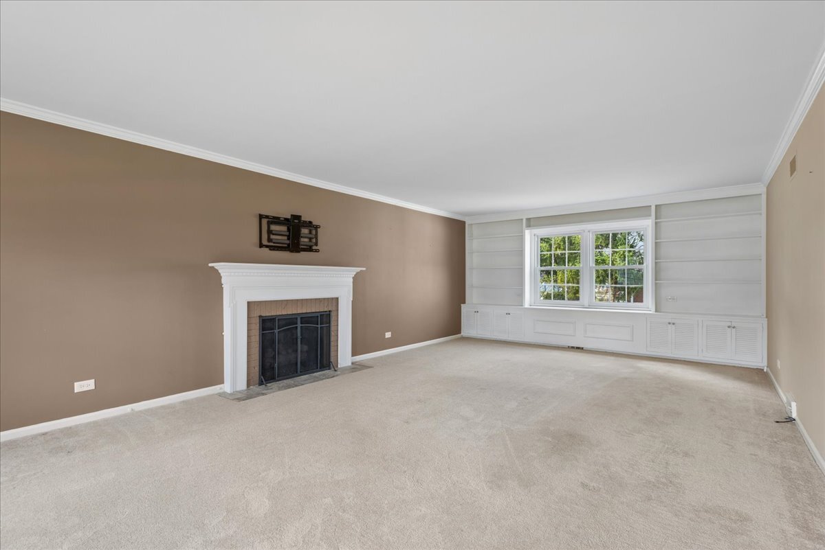 1318 Gamon Road, Wheaton, IL 60189