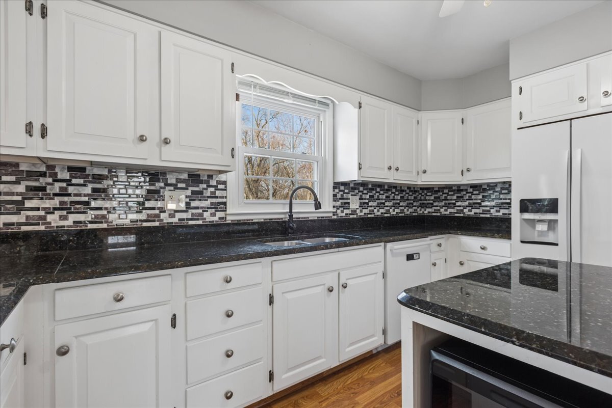 1318 Gamon Road, Wheaton, IL 60189