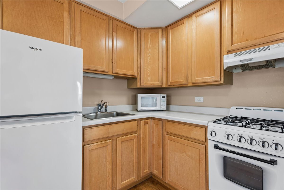 1318 Gamon Road, Wheaton, IL 60189