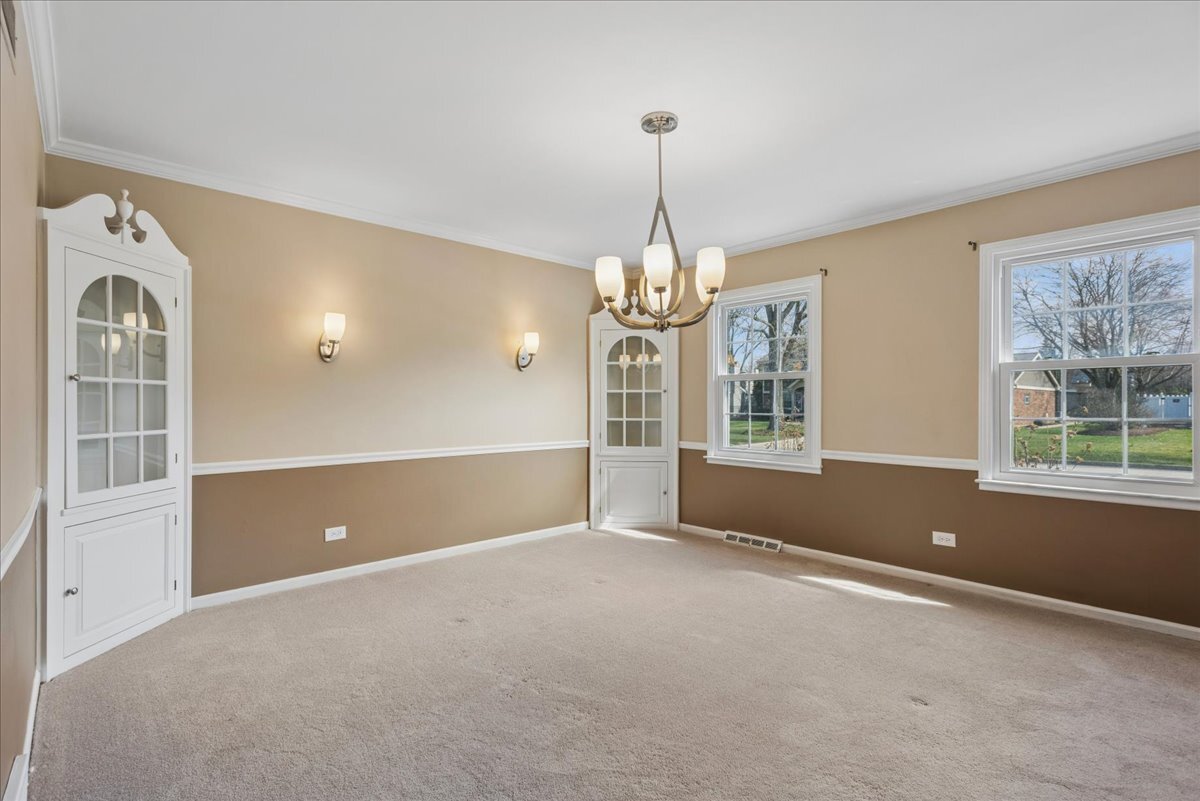 1318 Gamon Road, Wheaton, IL 60189