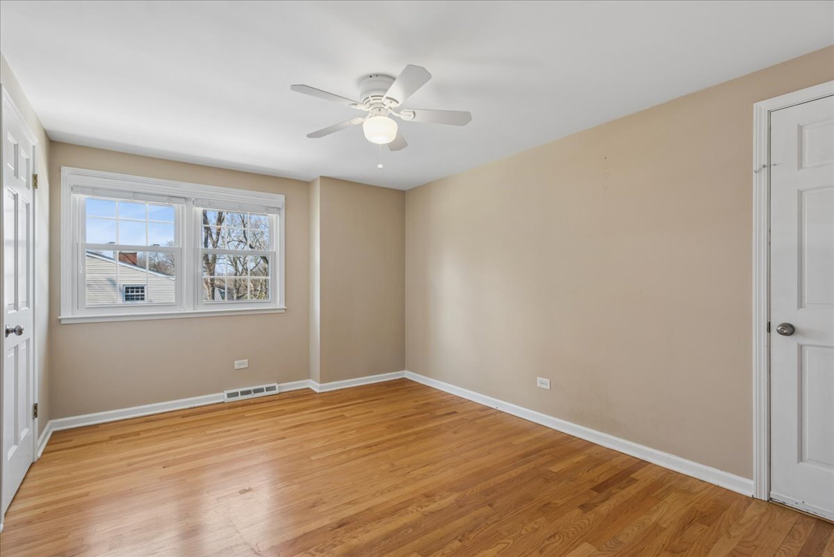 1318 Gamon Road, Wheaton, IL 60189