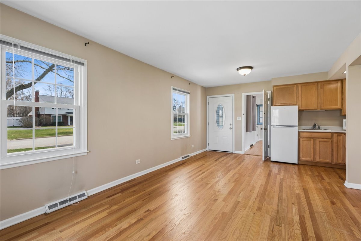 1318 Gamon Road, Wheaton, IL 60189