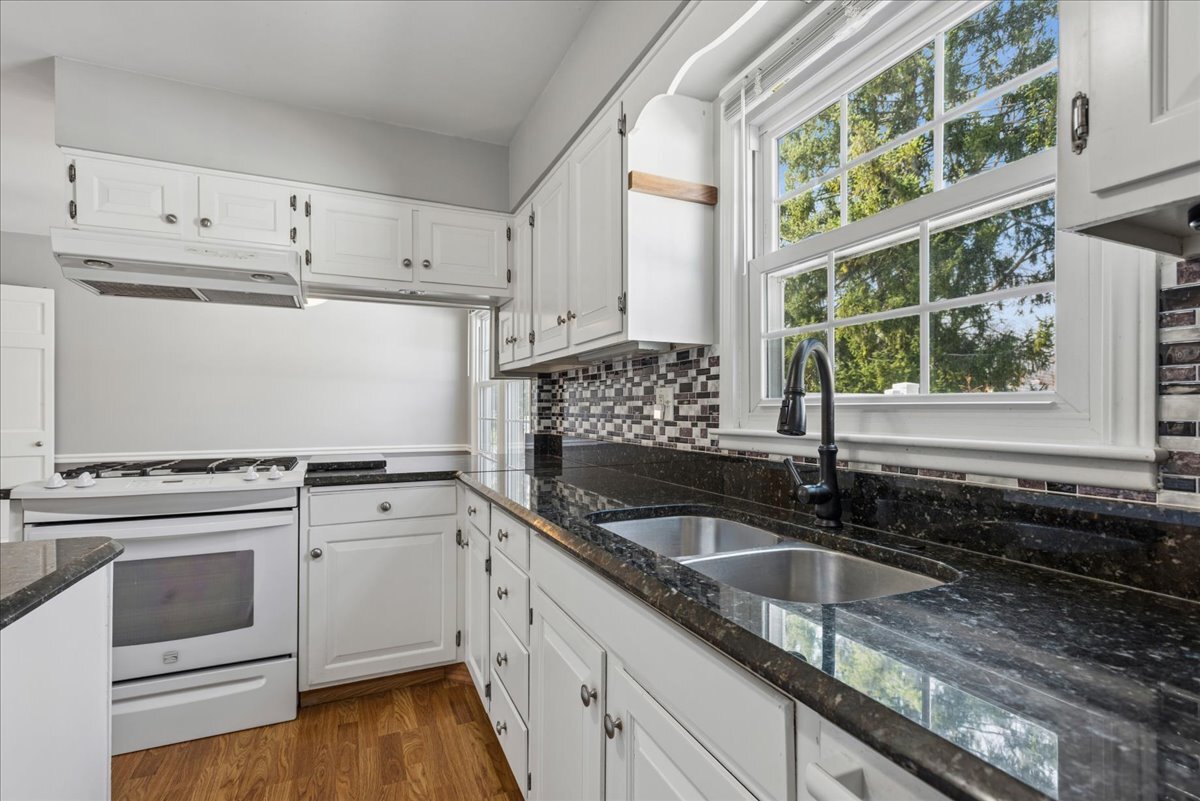 1318 Gamon Road, Wheaton, IL 60189