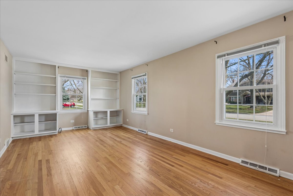 1318 Gamon Road, Wheaton, IL 60189