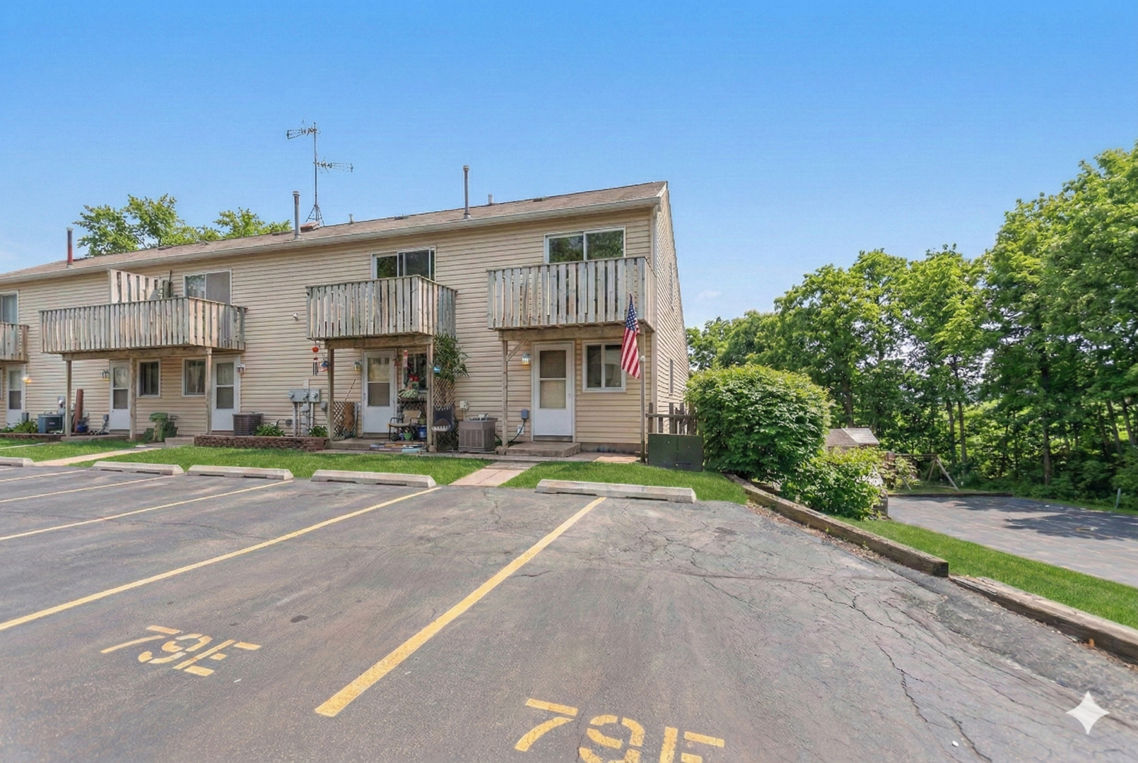 79 Maude Avenue #E, Fox Lake, IL 60020