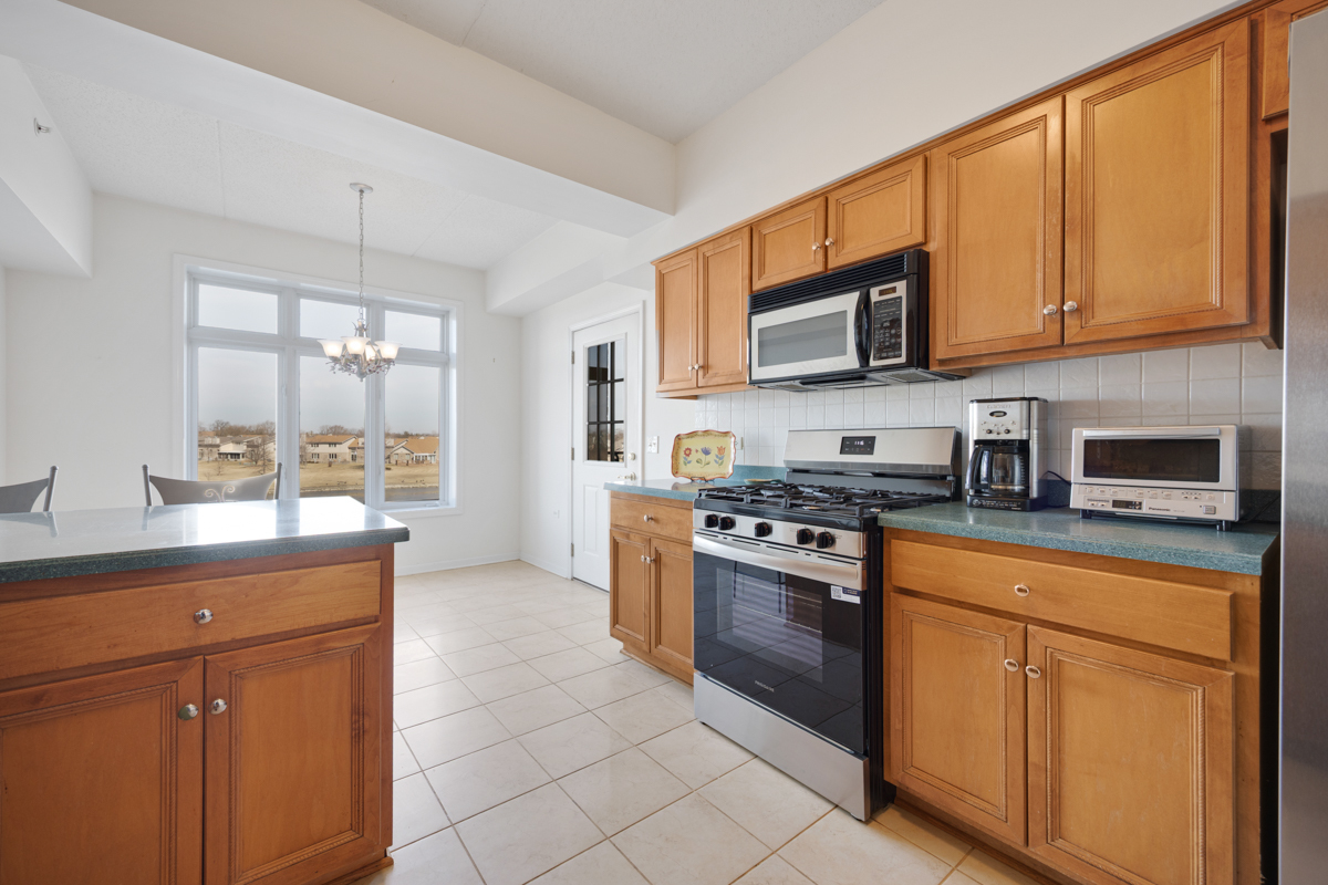 18630 Pine Lake Drive #2C, Tinley Park, IL 60477