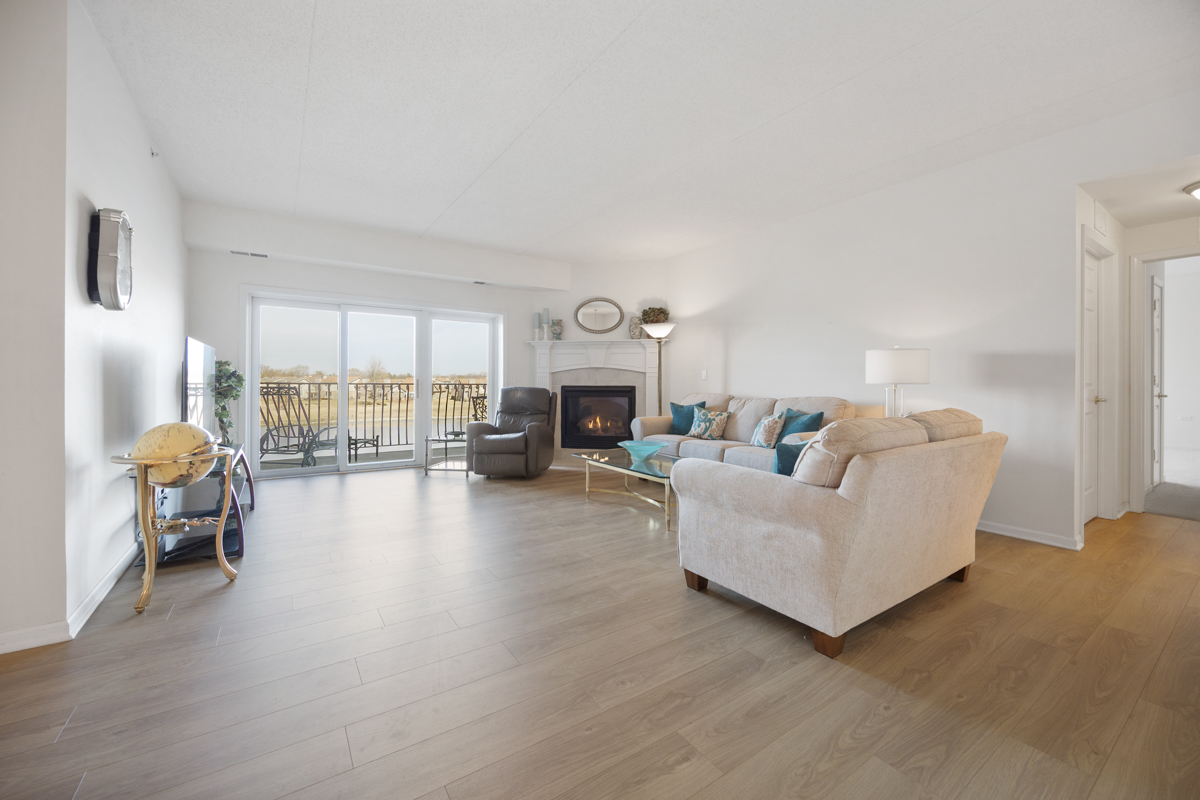 18630 Pine Lake Drive #2C, Tinley Park, IL 60477