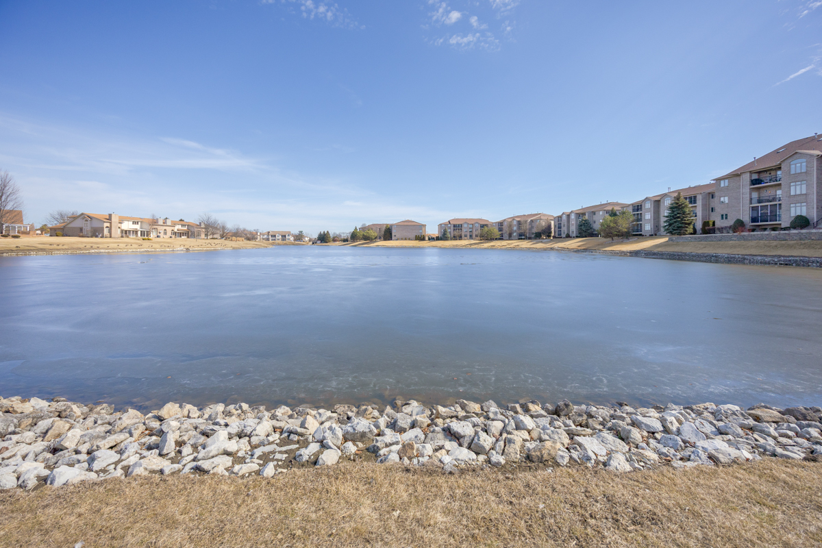 18630 Pine Lake Drive #2C, Tinley Park, IL 60477