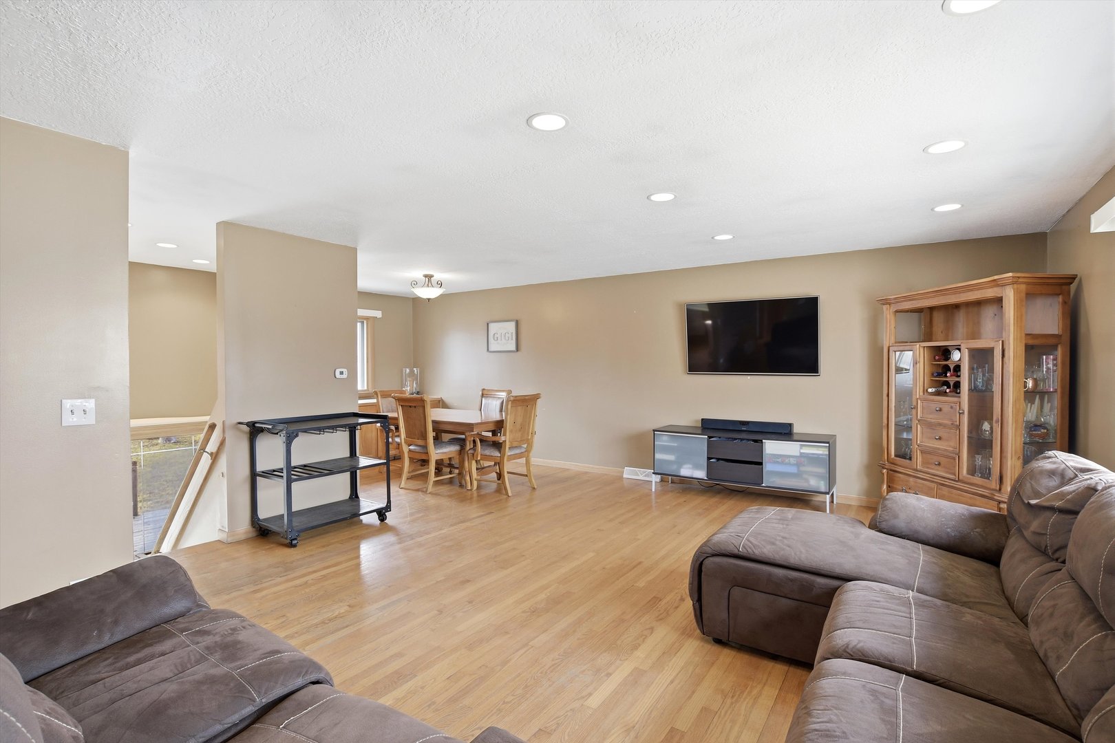 130 N Horner Lane, Mount Prospect, IL 60056