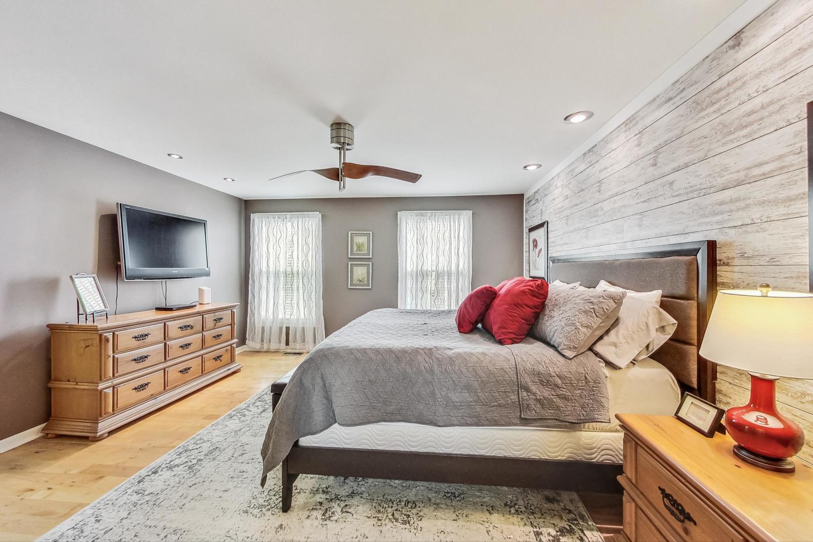 Plainfield, IL 60585