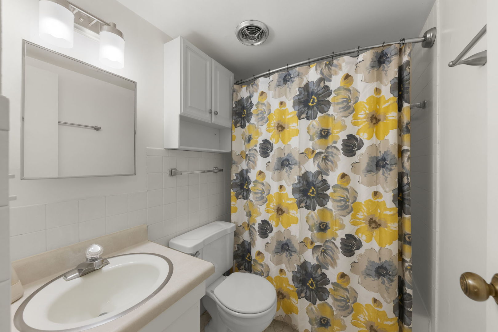 8000 WOODGLEN Lane #102, Downers Grove, IL 60516