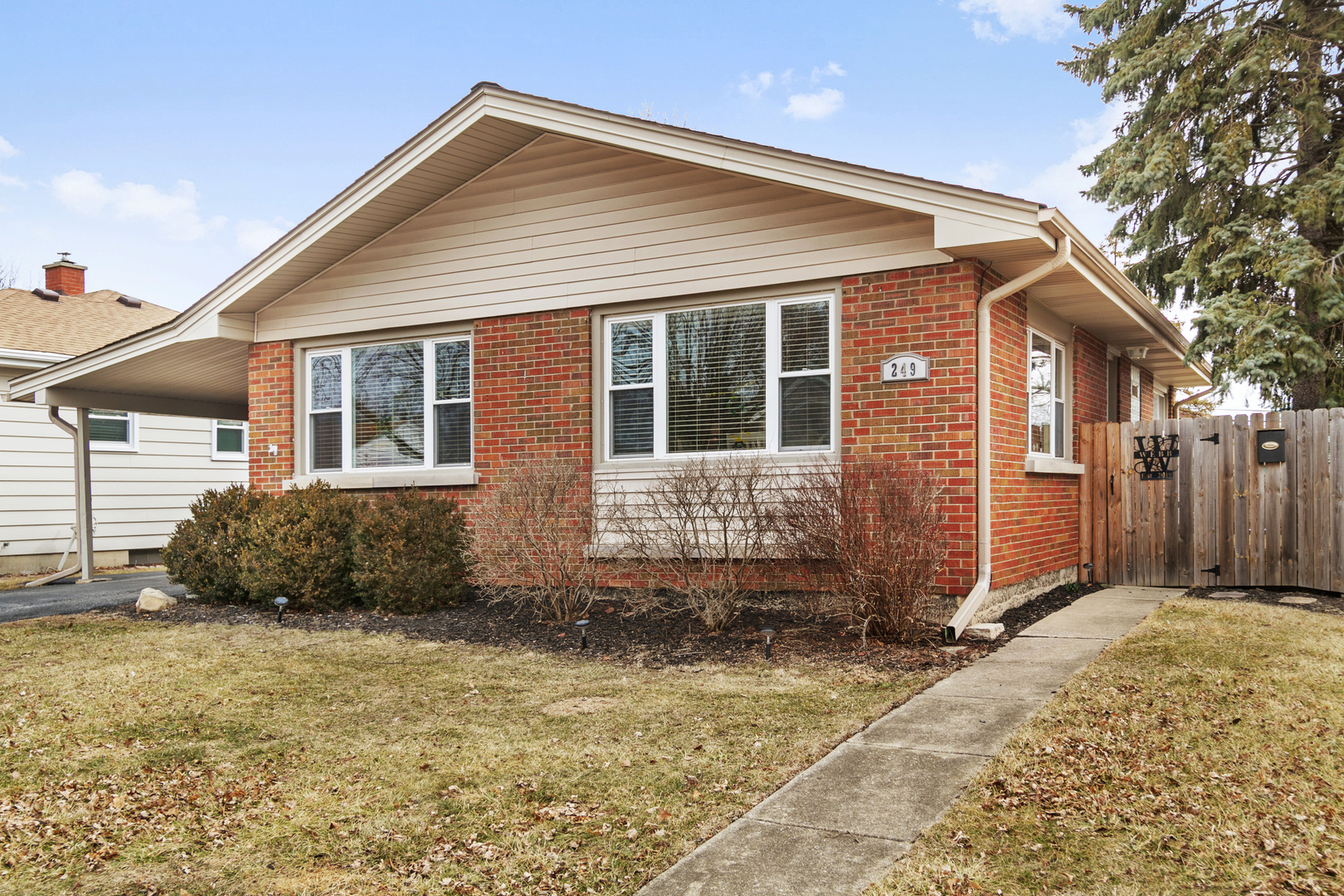 249 N Craig Place, Lombard, IL 60148