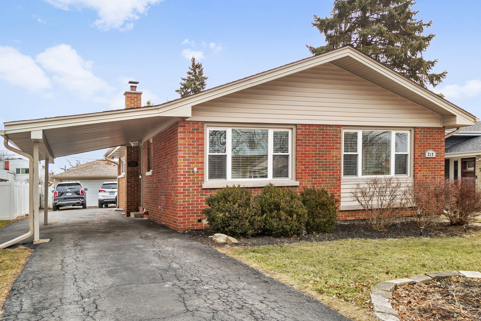 249 N Craig Place, Lombard, IL 60148