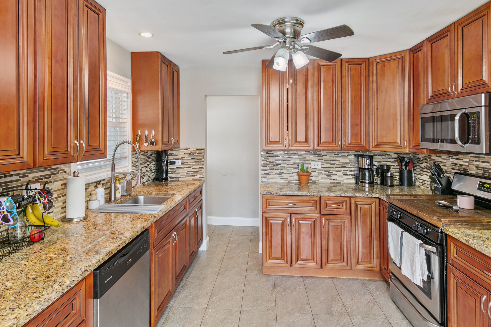 249 N Craig Place, Lombard, IL 60148