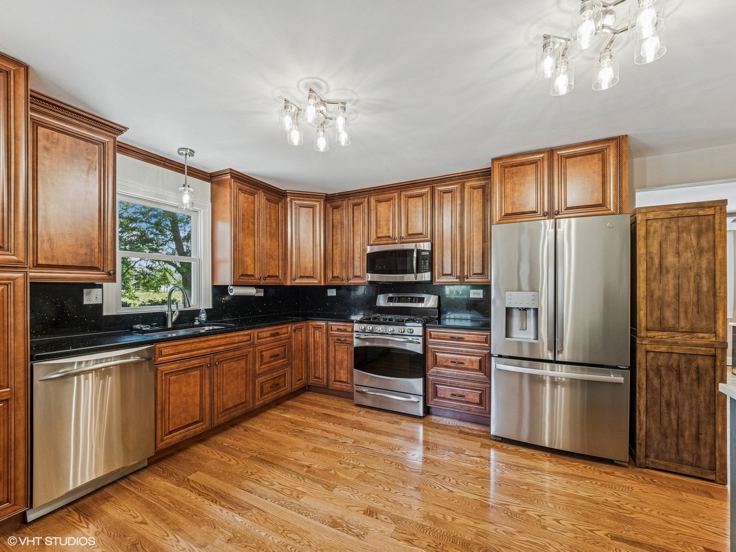 651 Garth Road, Wheeling, IL 60090