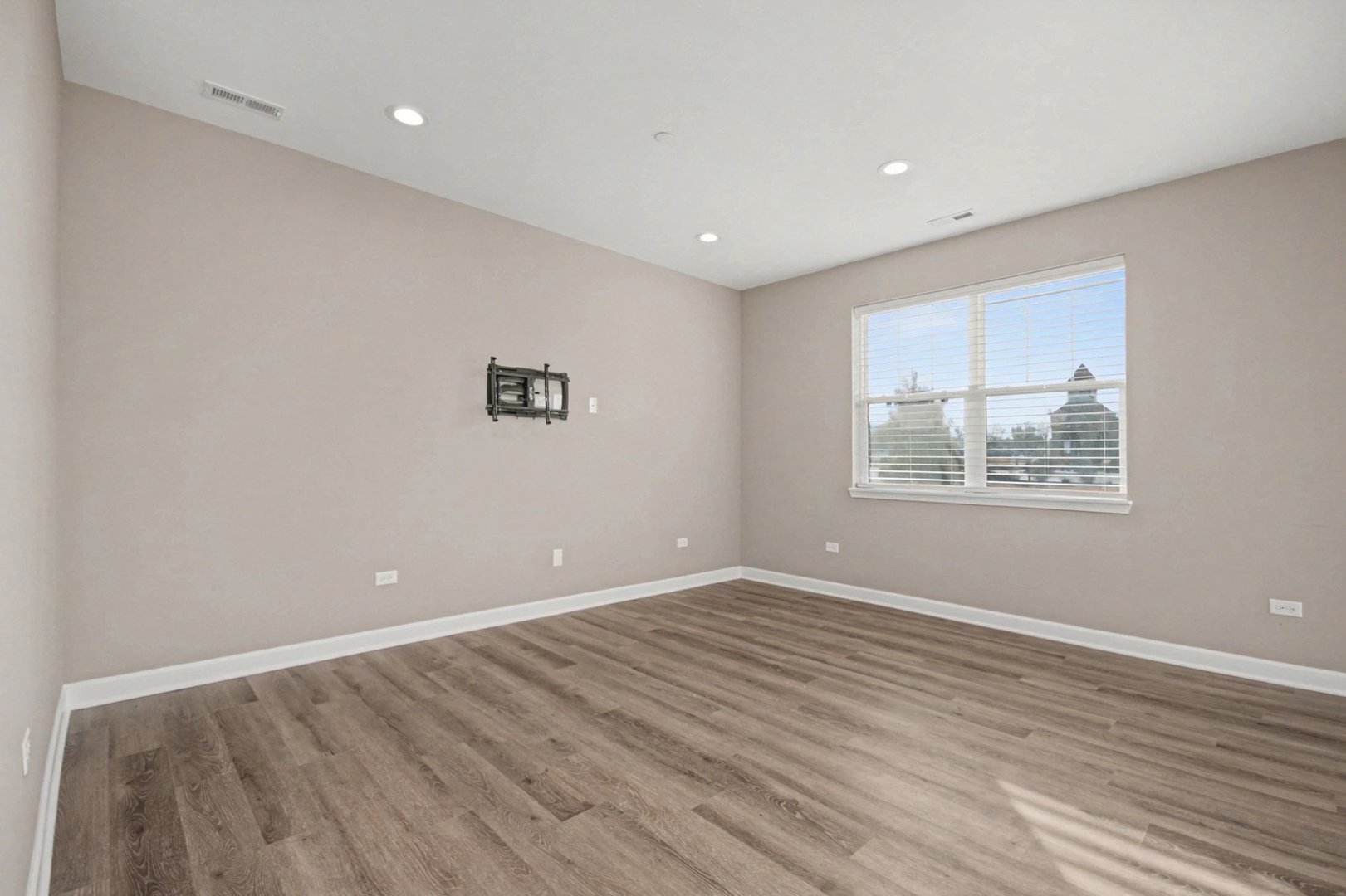 253 Masters Drive, Addison, IL 60101