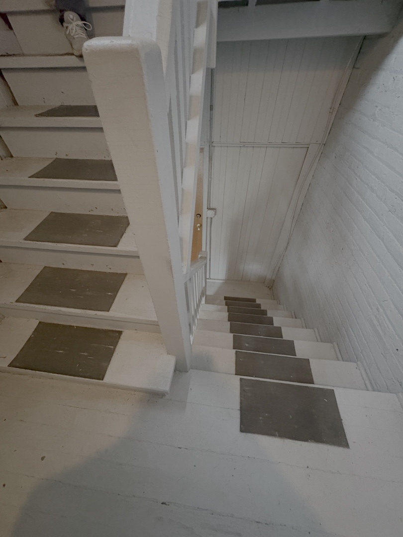 4049 N Troy Street, Chicago, IL 60618